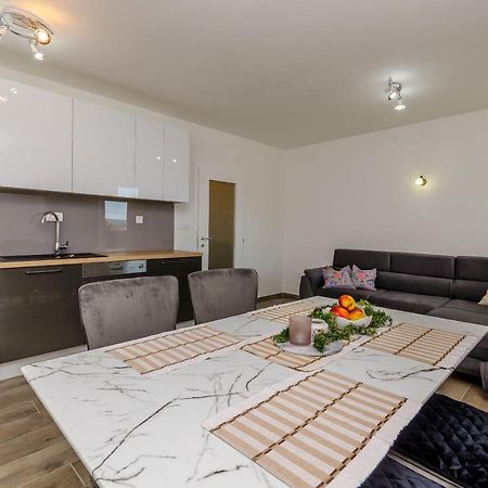 Apartment Rozalia Трогир Экстерьер фото