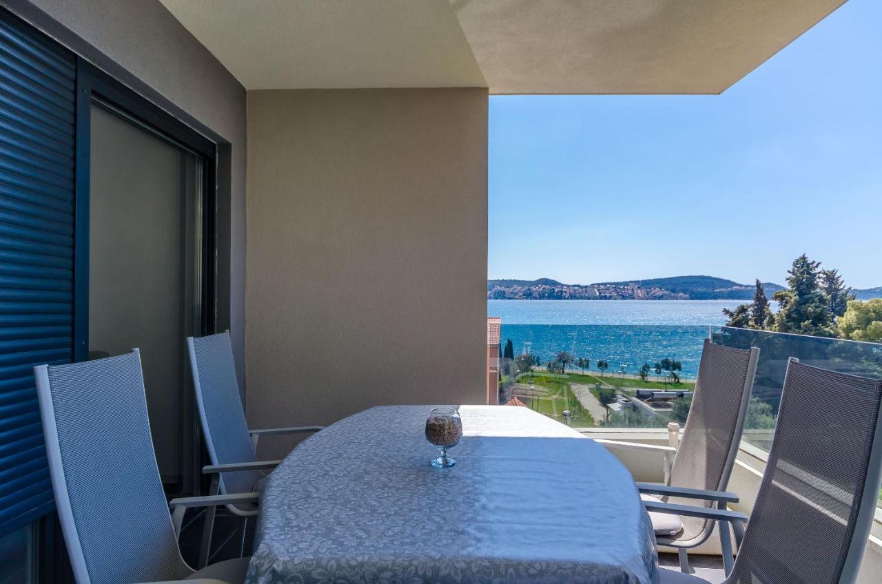 Apartment Rozalia Трогир Экстерьер фото