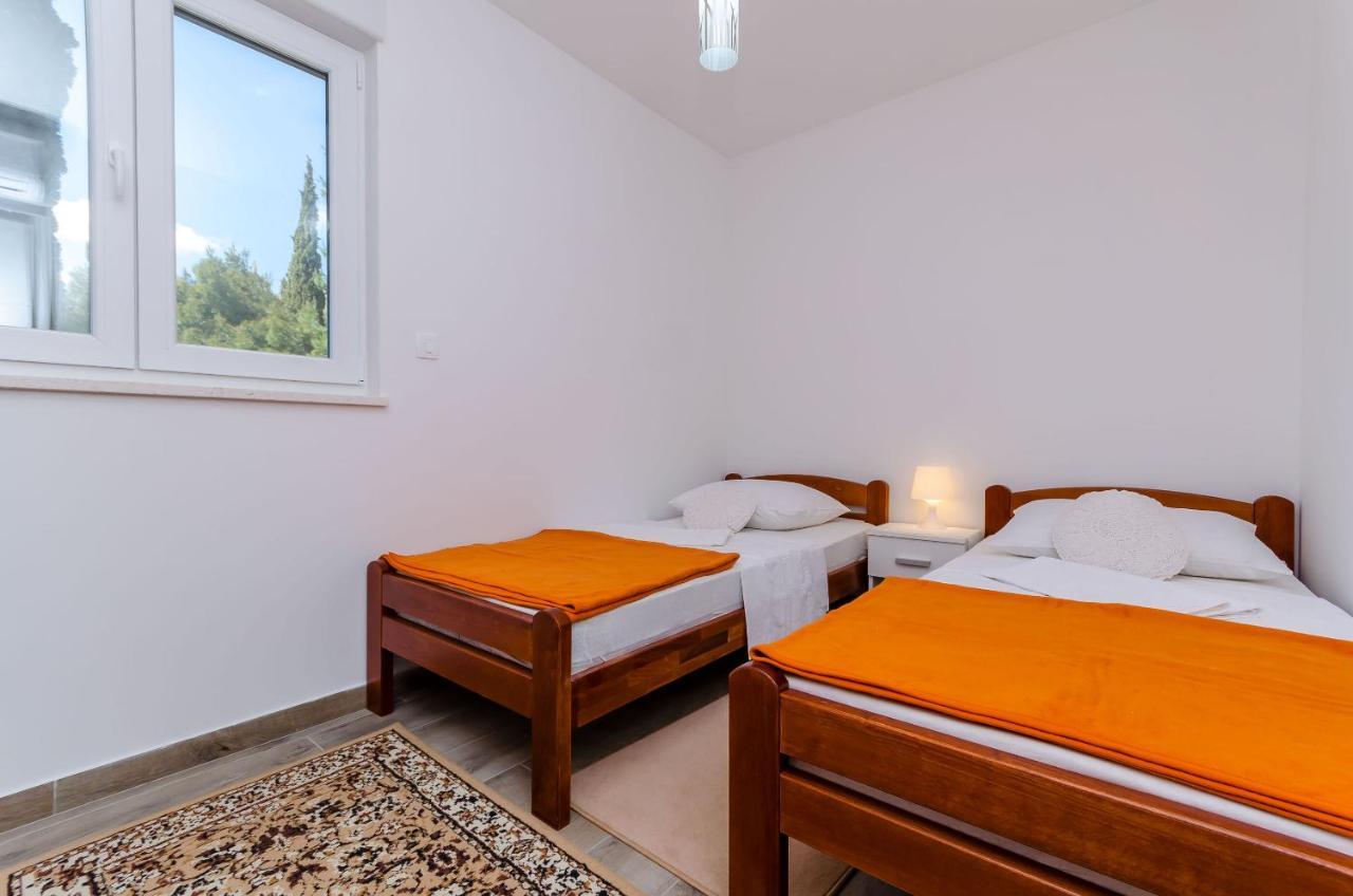 Apartment Rozalia Трогир Экстерьер фото