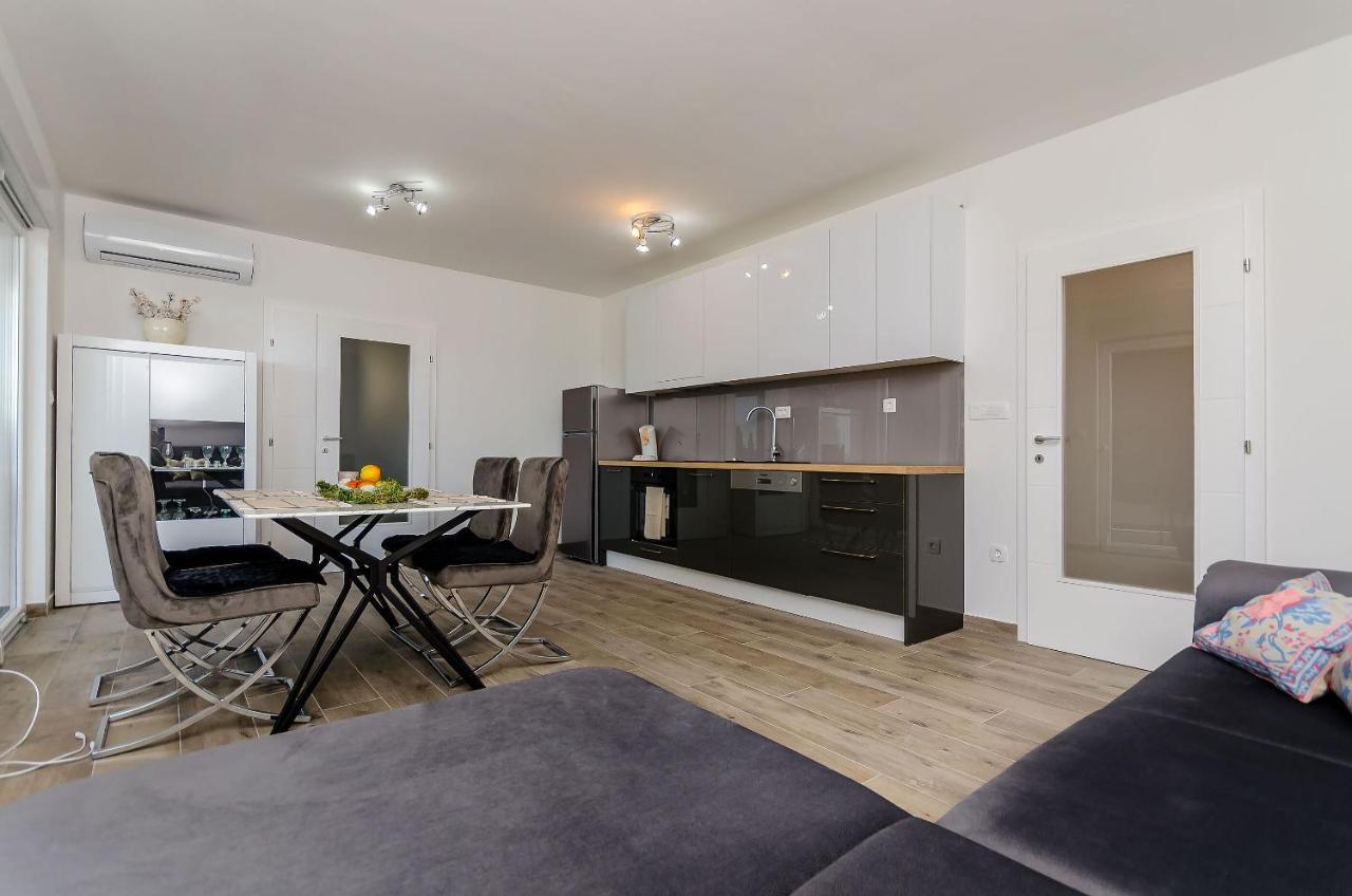 Apartment Rozalia Трогир Экстерьер фото